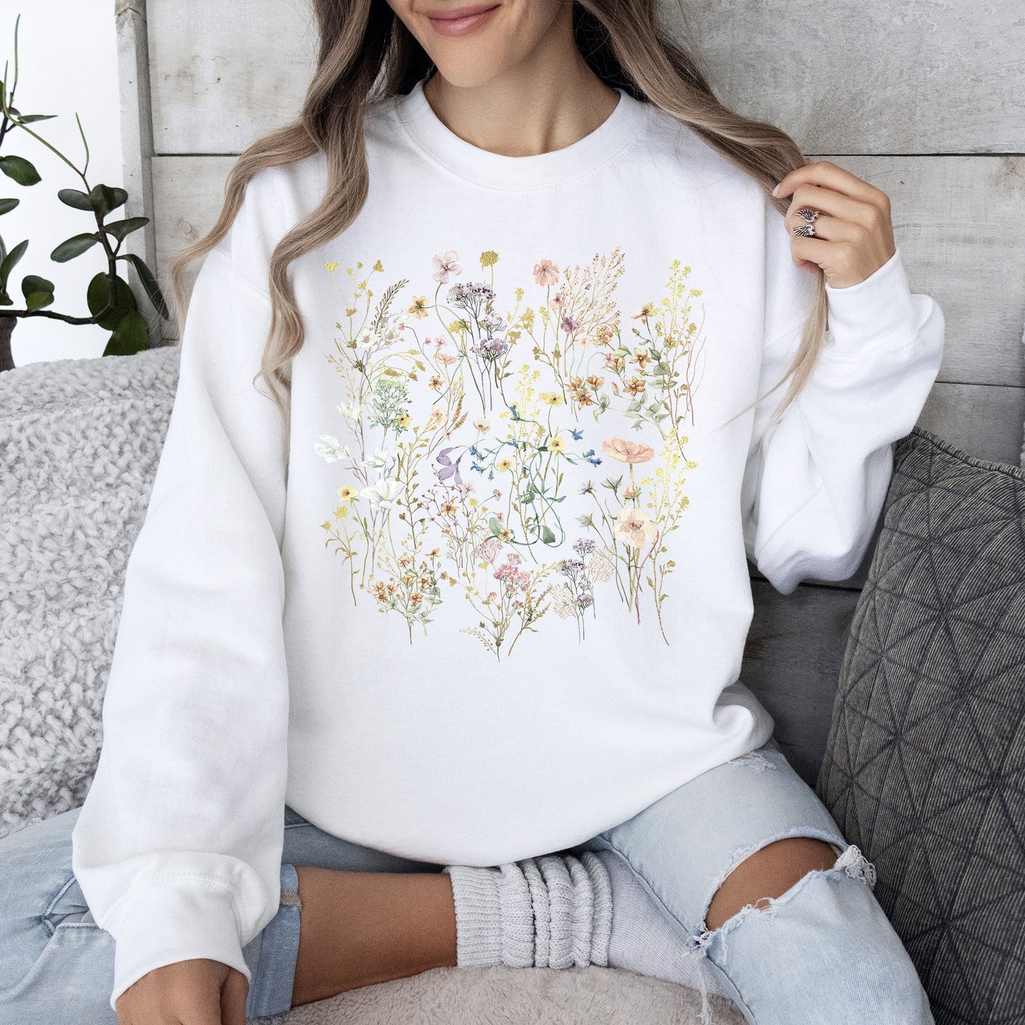 Delicate Wildflowers, Forest Meadow, Pressed Flowers Sweatshirt