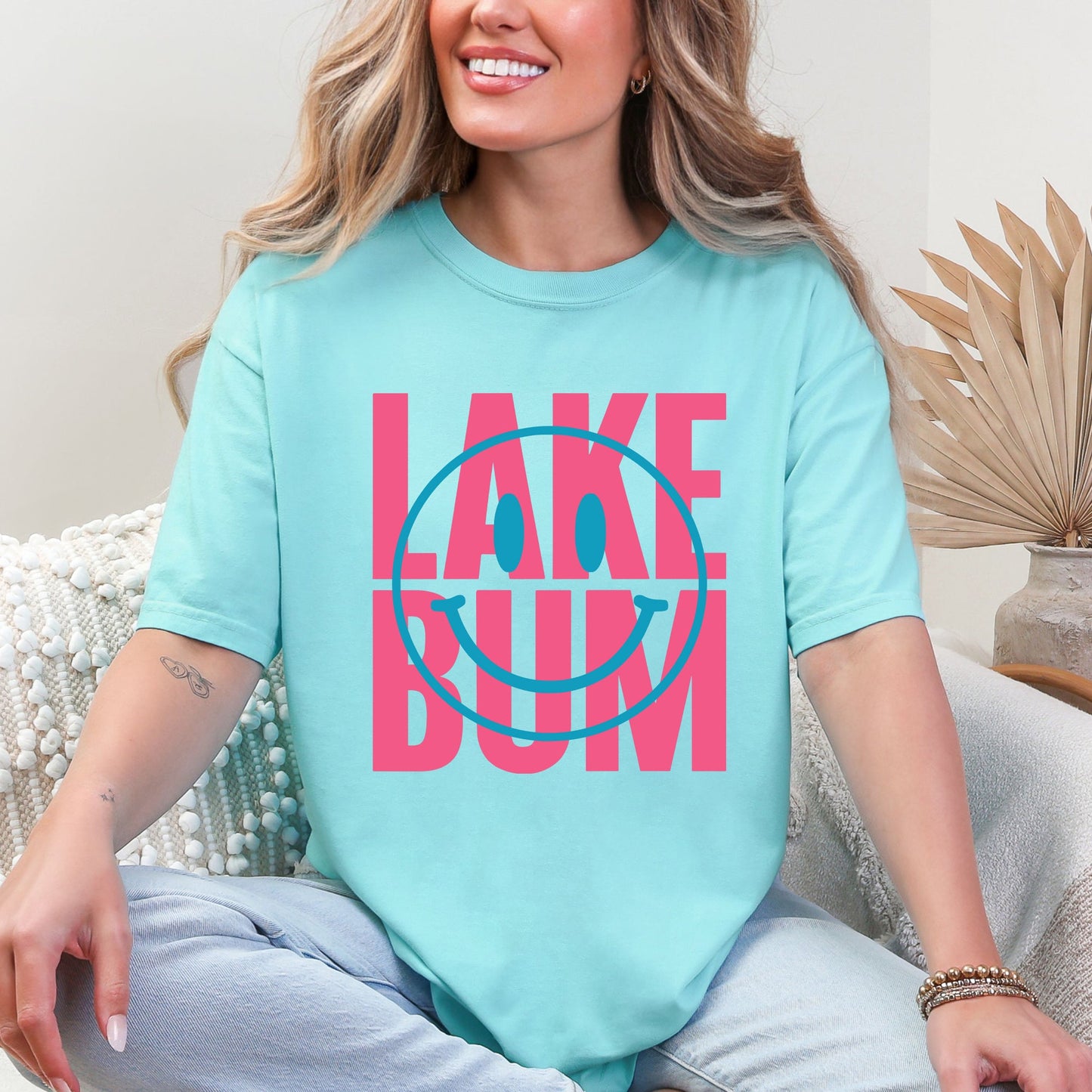 Lake Bum, Sun Rays, Lake Days, Boat, Summer, Comfort Colors T-Shirt