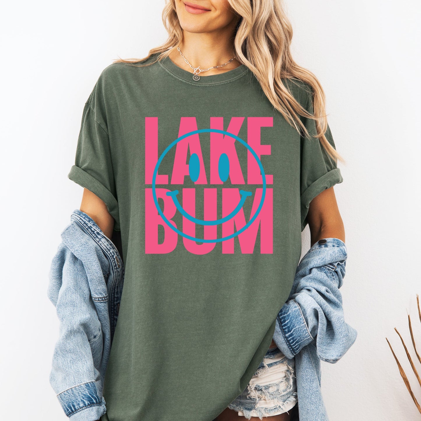 Lake Bum, Sun Rays, Lake Days, Boat, Summer, Comfort Colors T-Shirt