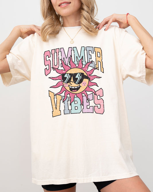 Summer Vibes, Retro, Hot Girl Summer, Beach Vacation Tshirt Comfort Colors T-Shirt