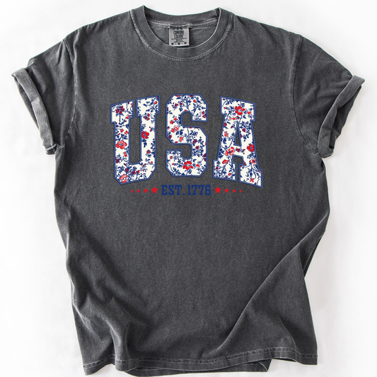 USA, Floral Pattern, Est 1776, Patriotic, America, Comfort Colors T-Shirt