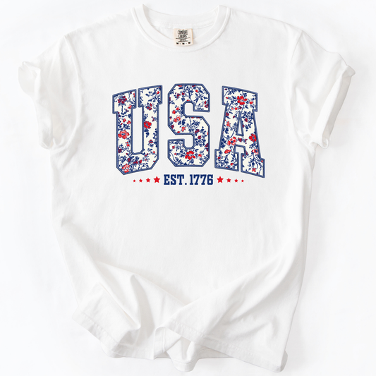 USA, Floral Pattern, Est 1776, Patriotic, America, Comfort Colors T-Shirt