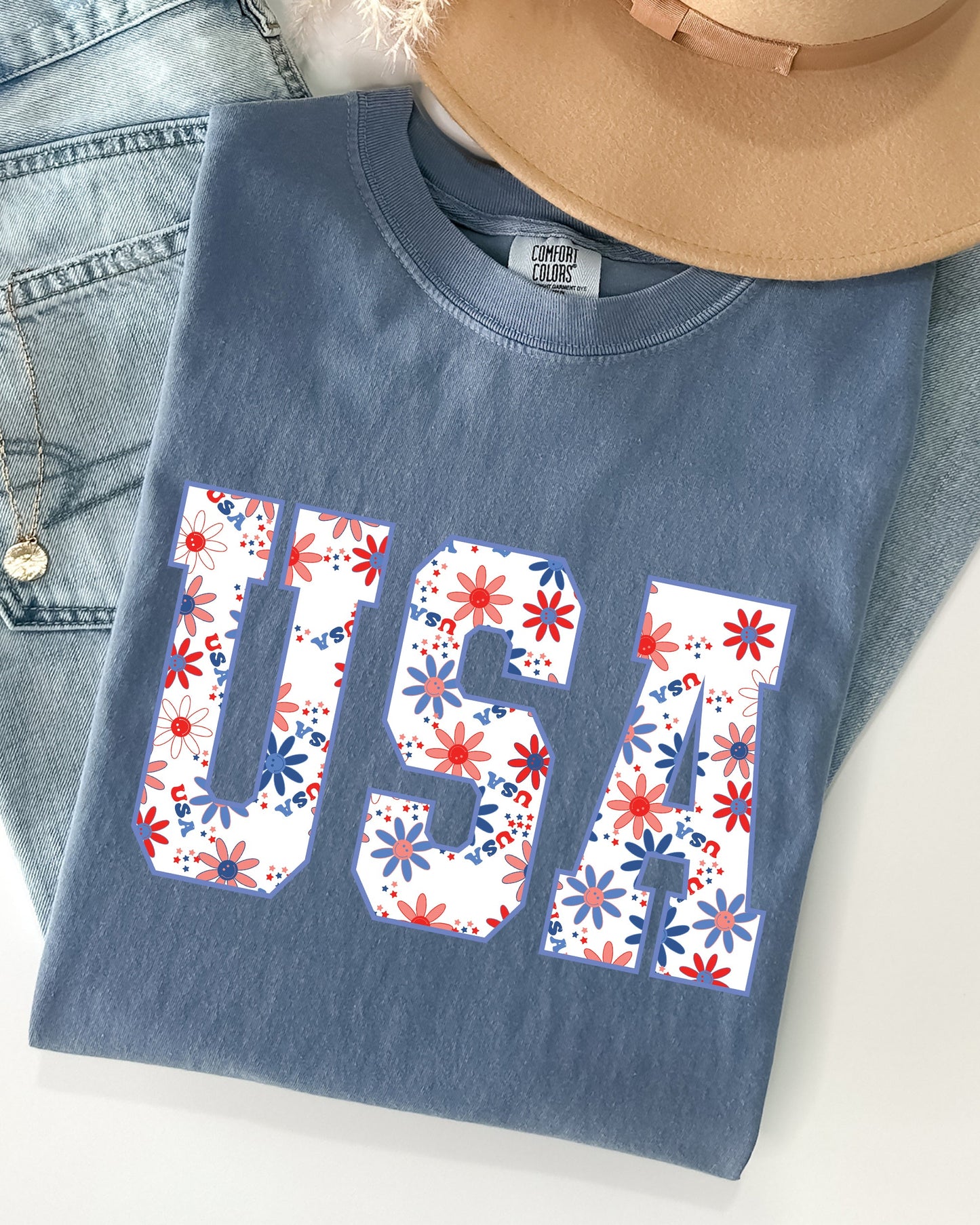 USA, Floral, Flowers, America, Patriotic, Summer, 4th of July, Independence Day Shirt Comfort Colors T-Shirt