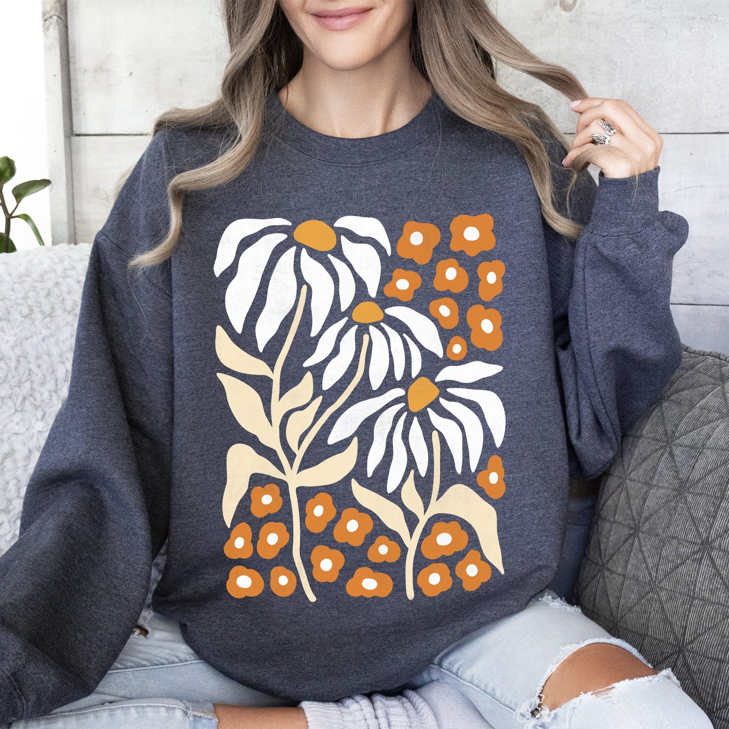 Boho Daisies, Boho Retro Floral Design Sweatshirt