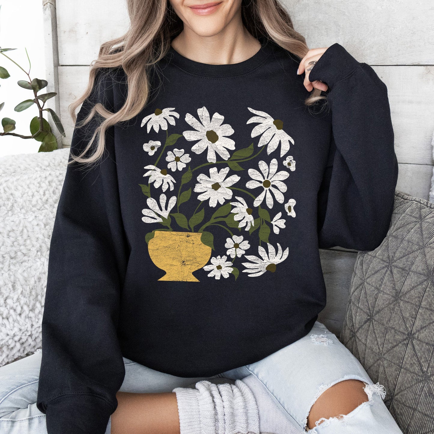 Daisies, Retro Floral Design Sweatshirt