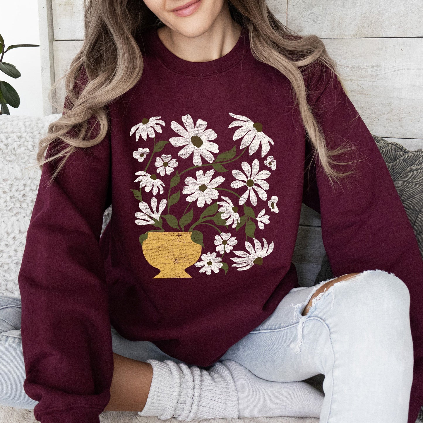 Daisies, Retro Floral Design Sweatshirt