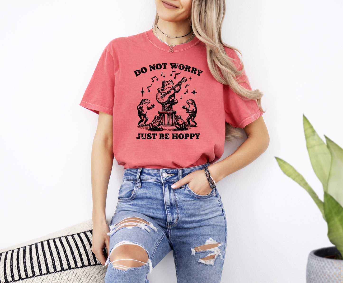 Don't Worry, Be Hoppy, Happy, Frog, Toad, Guitar, Funny, Reggae Music, Aesthetic, Meme, Tshirt Comfort Colors T-Shirt