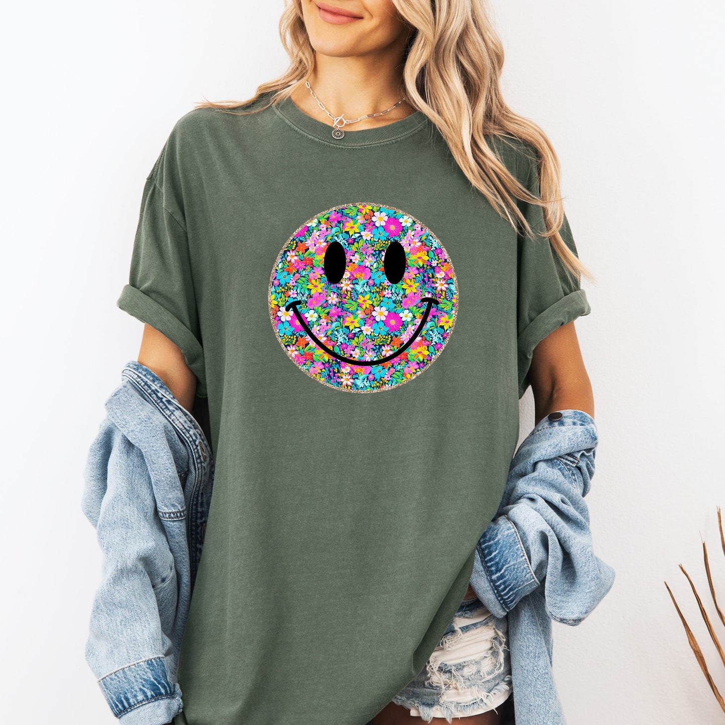 Floral Smiley Face, Retro, Summer, Flowers, Comfort Colors T-Shirt
