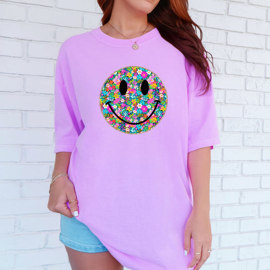 Floral Smiley Face, Retro, Summer, Flowers, Comfort Colors T-Shirt