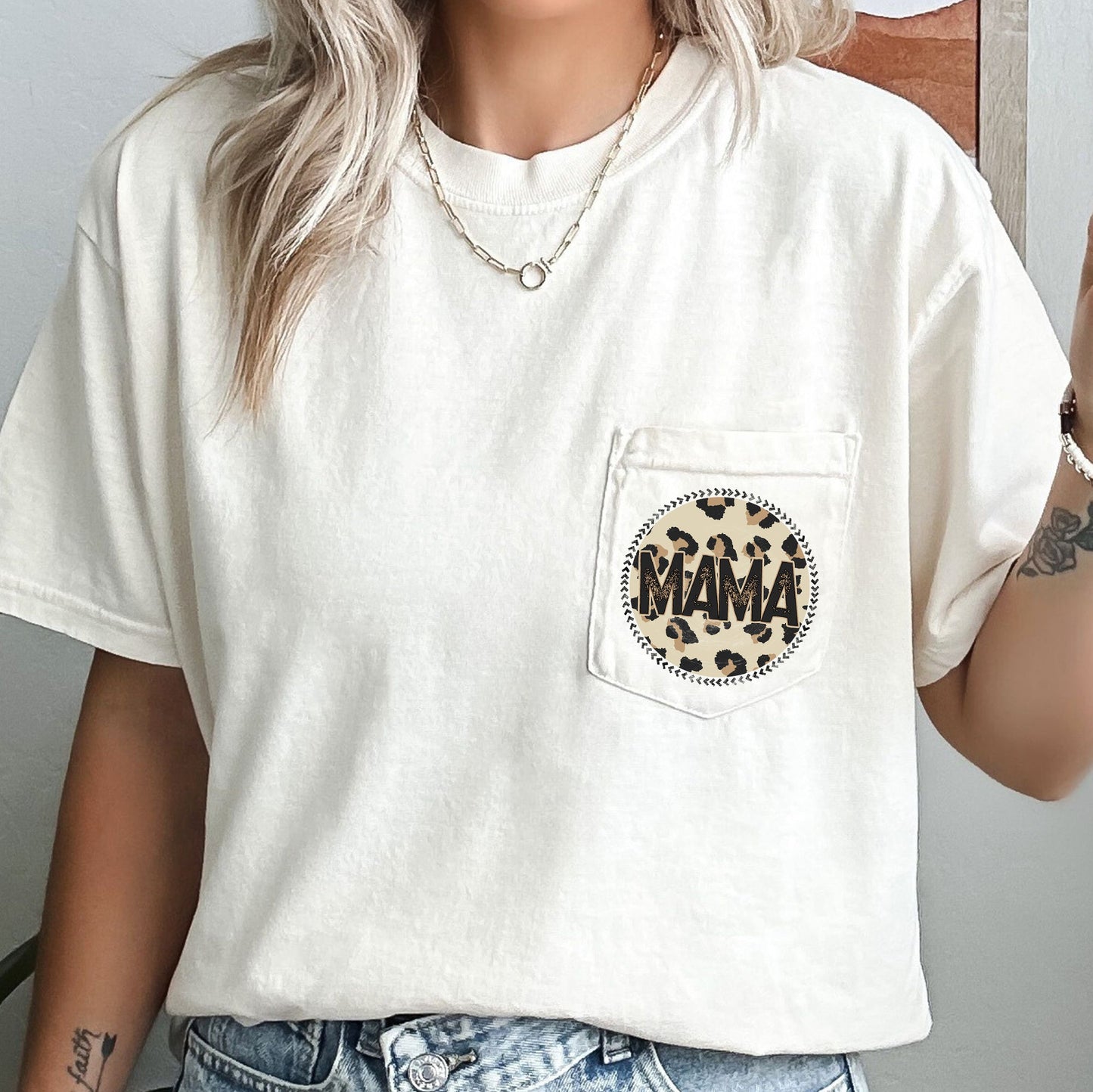 Mama, Retro, Western, Leopard Print, Circle, Pocket Tee Comfort Colors T-Shirt