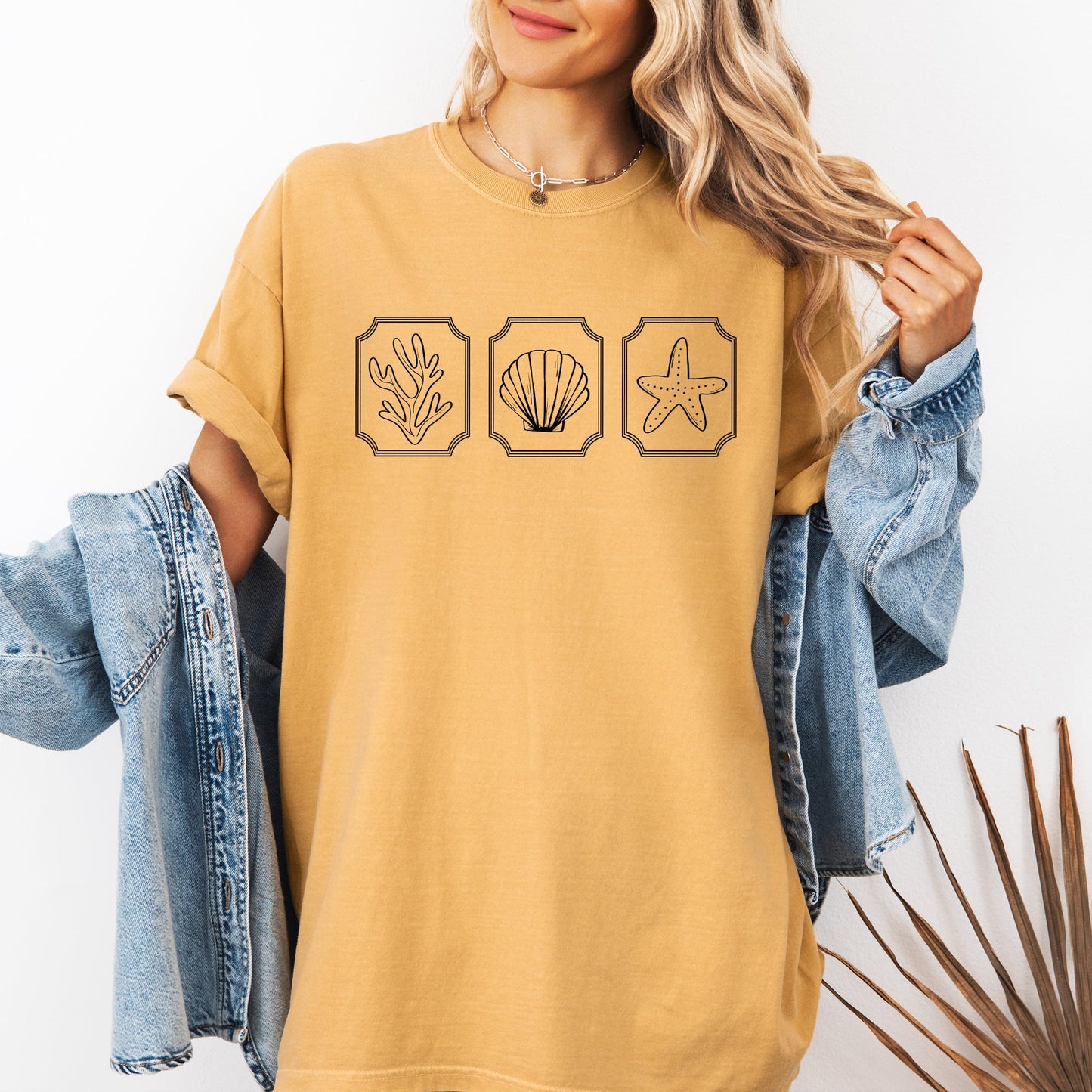 Minimalist Sea Life, Seashells, Summer, Beach, Comfort Colors T-Shirt