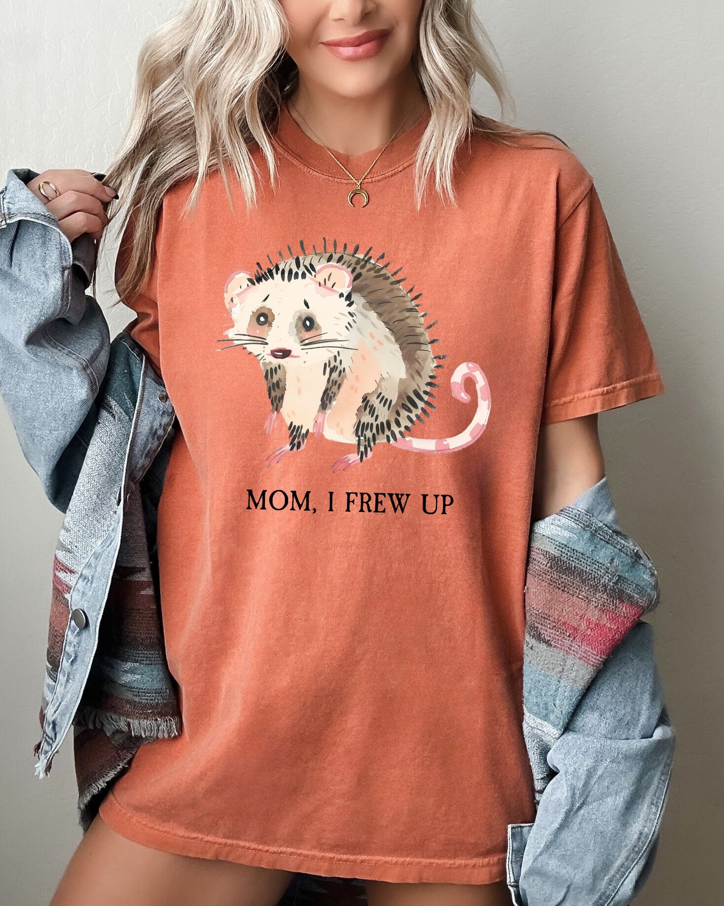 Mom, I Frew Up, Possum, Opossum, Cute, Aesthetic, Funny Shirt Comfort Colors T-Shirt