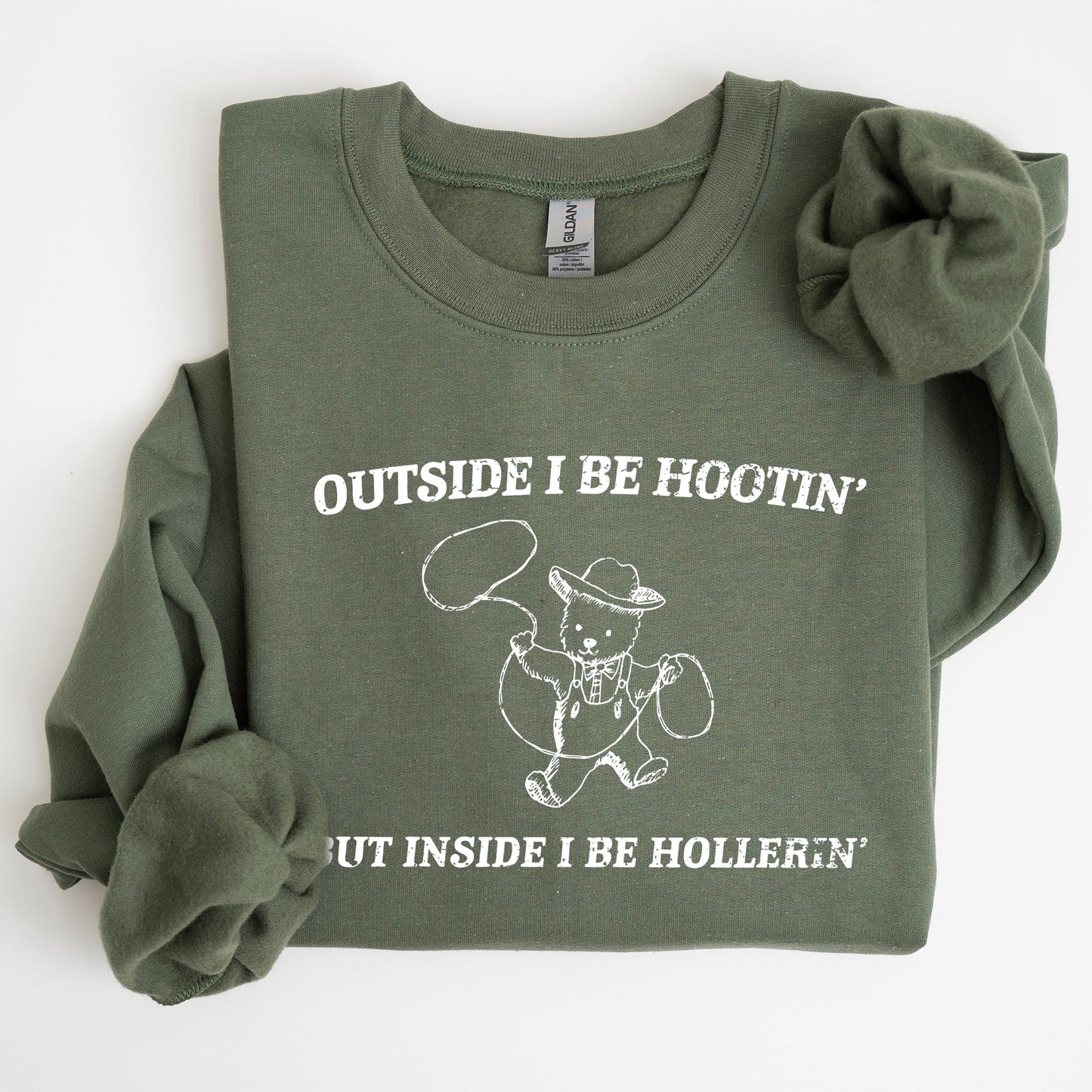Outside I Bee Hootin, Inside I Be Hollerin, Bear, Funny, Aesthetic Sweatshirt