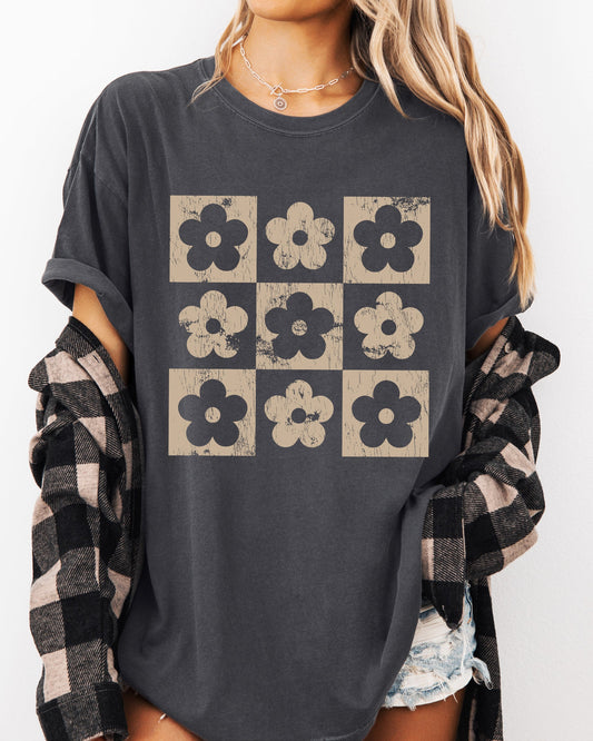 Retro Checkered Flowers, Minimalist, Vintage Shirt Comfort Colors T-Shirt