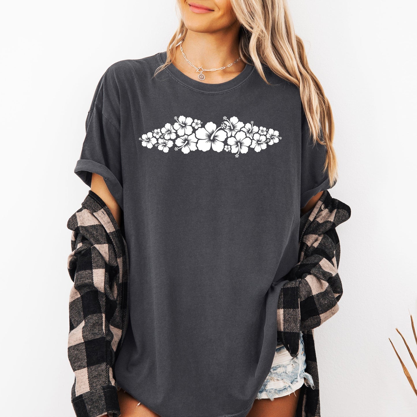 Retro Hibiscus Minimalist, Beach, Summer, Flowers, Comfort Colors T-Shirt