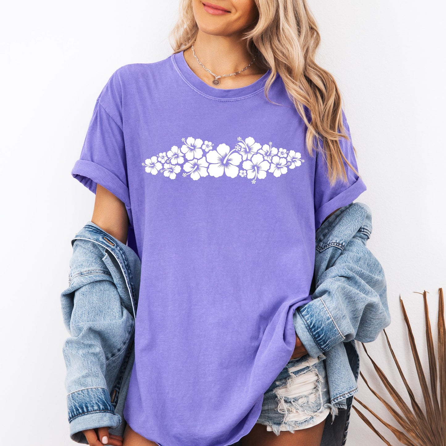 Retro Hibiscus Minimalist, Beach, Summer, Flowers, Comfort Colors T-Shirt