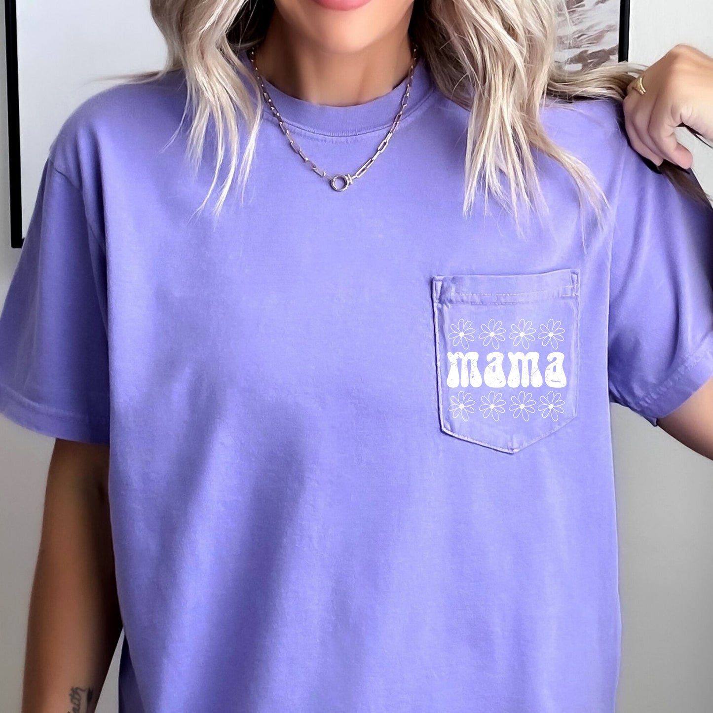 Retro Mama, Daisy, Pocket Tee Comfort Colors T-Shirt