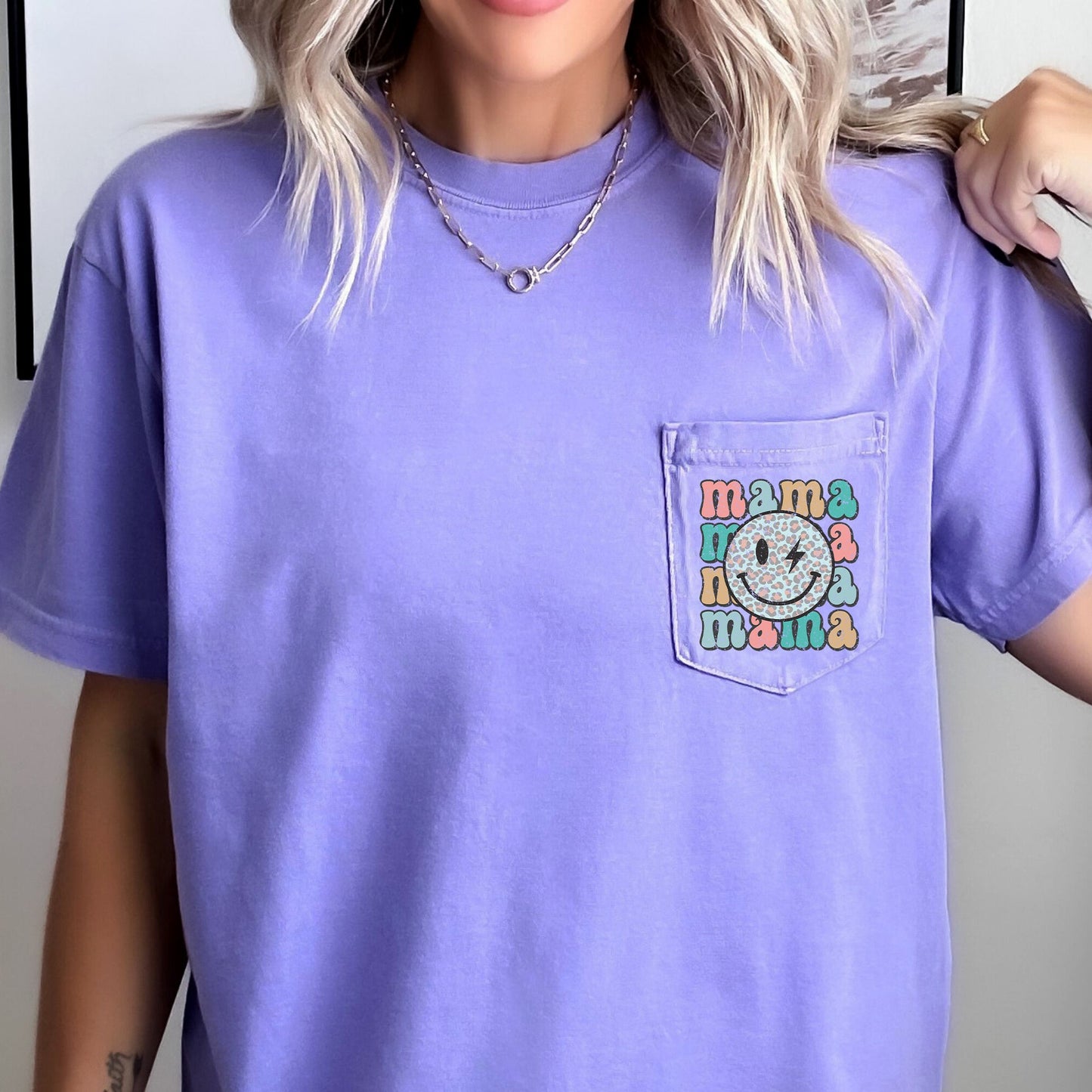 Retro Mama, Smiley Face, Leopard Print, Pocket Tee Comfort Colors T-Shirt