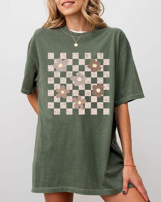 Retro Minimalist Flowers, Checkered, Vintage, Floral, Daisies Shirt Comfort Colors T-Shirt