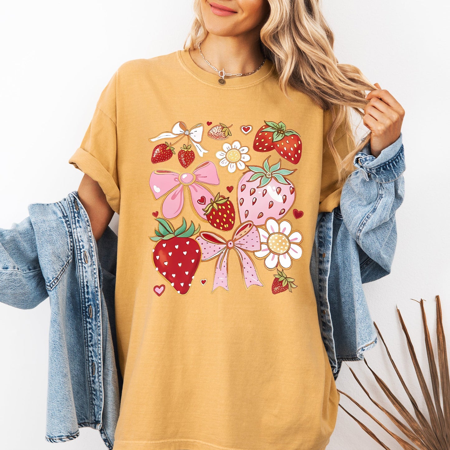 Retro Strawberries, Daisies, Cute, Adorable Comfort Colors T-Shirt