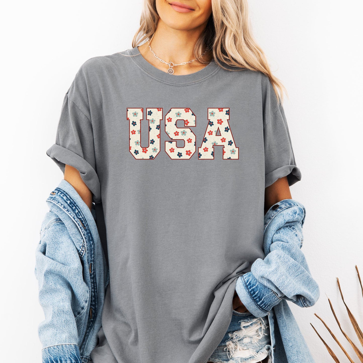 USA Flowers, Minimalist, Patriotic, America, 4th of July Tshirt Comfort Colors T-Shirt