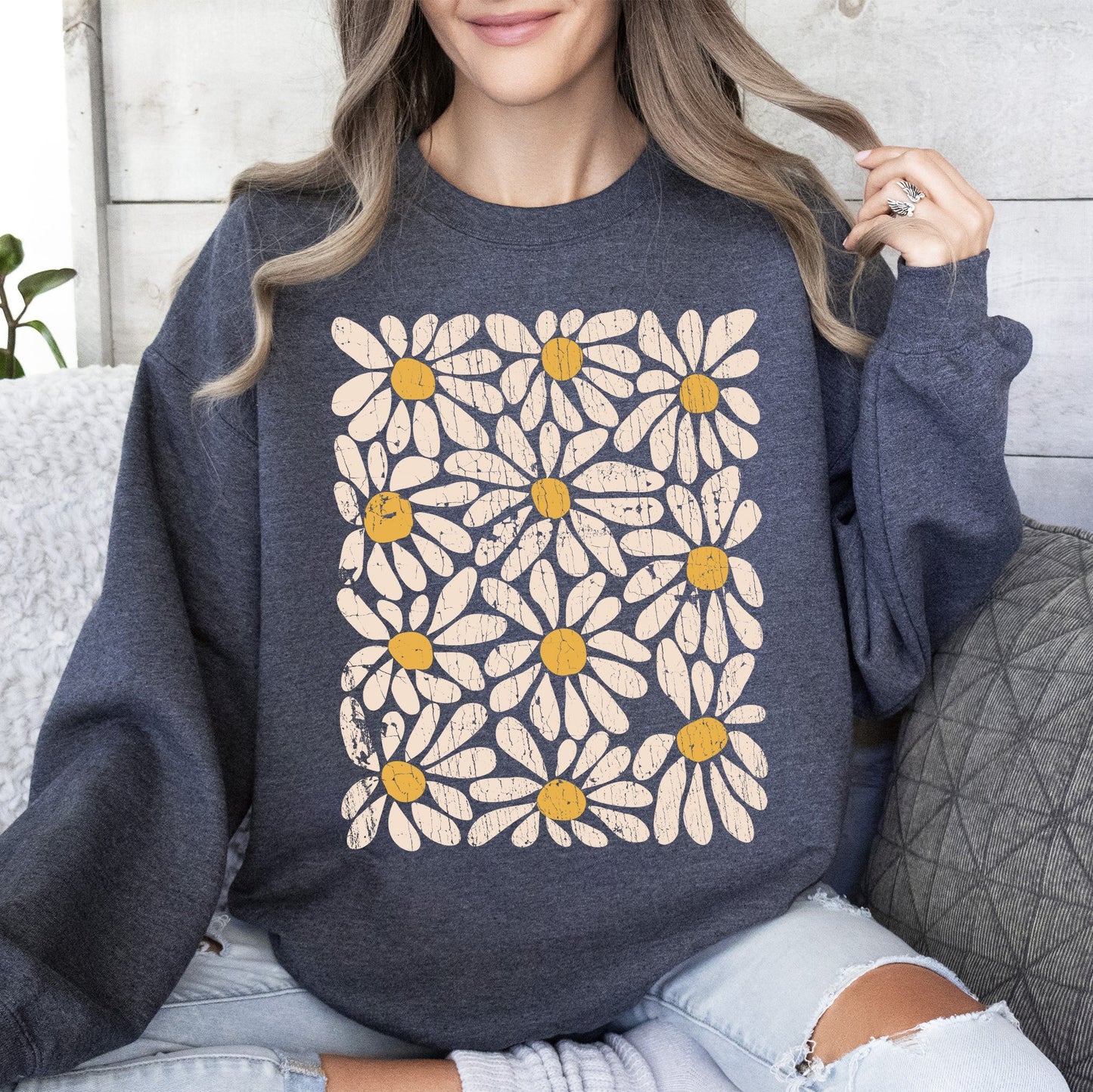 Vintage Daisies, Floral Design, Flowers Sweatshirt
