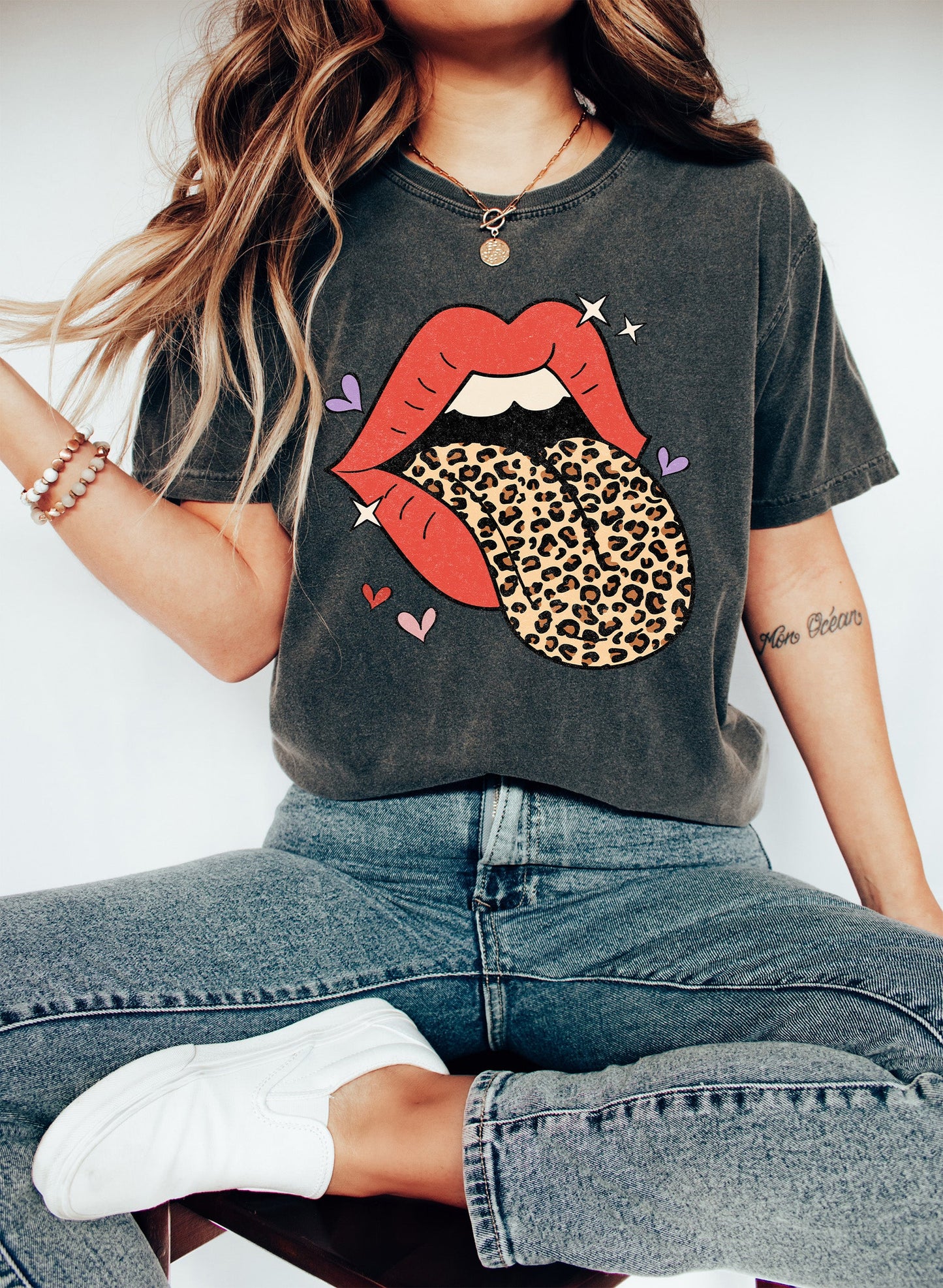 Red Lips with Leopard Print Retro Comfort Colors Tshirt